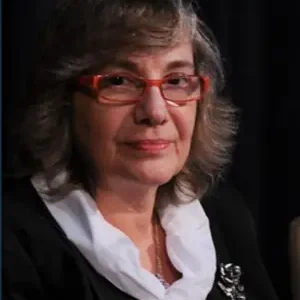 Exotic Birds: Rare Women Koopje